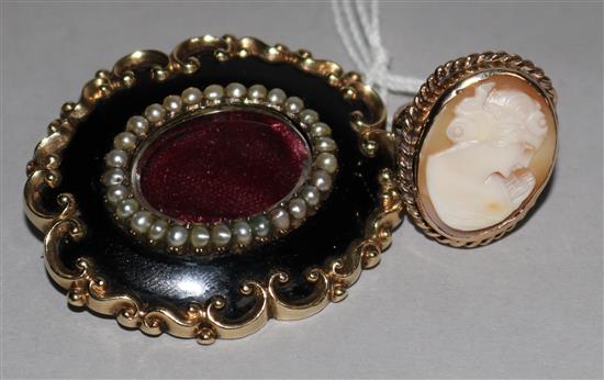 A gold cameo ring and gold mourning brooch.